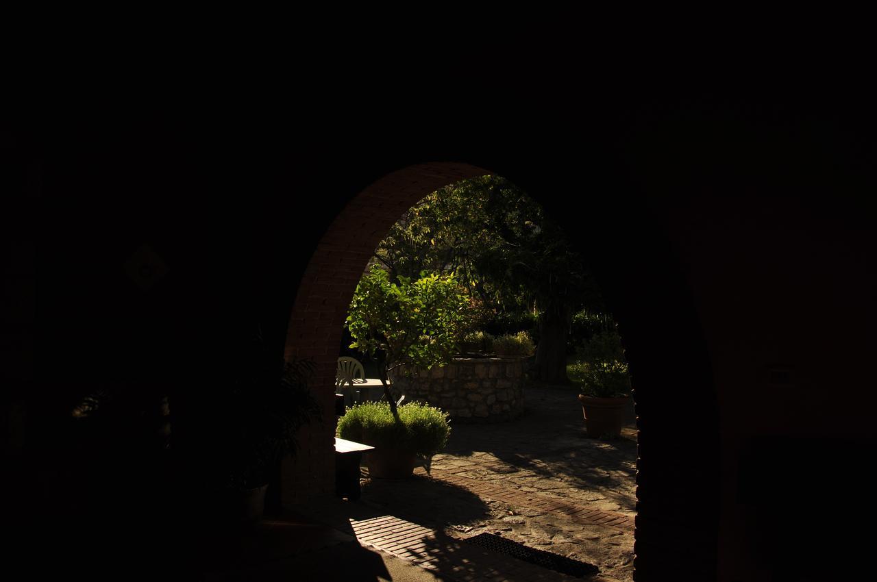 Отель La Caveja Pietravairano Экстерьер фото